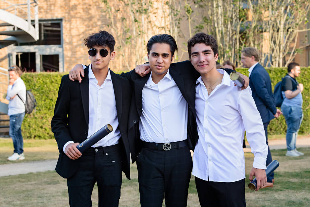 Oxford Scholastica Academy students graduating from an academic summer school for teenagers.