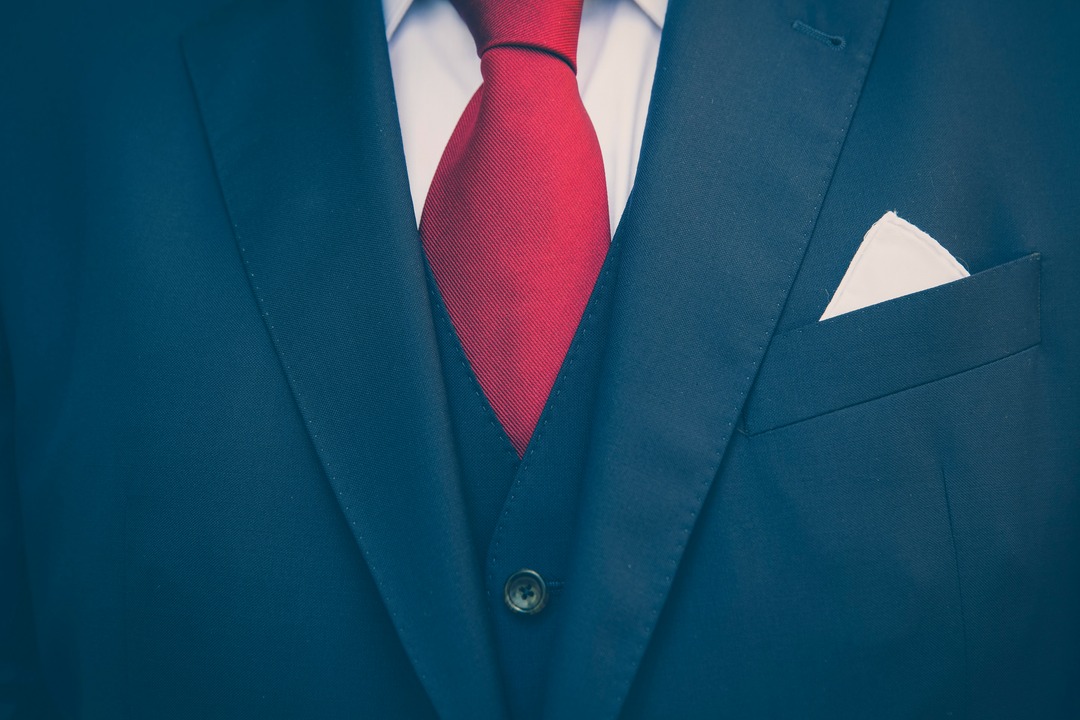 How to Become an Investment Banker