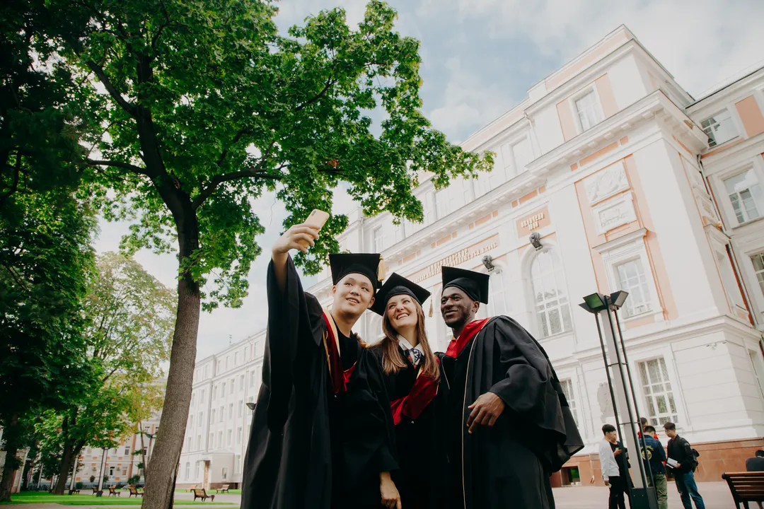 Choosing Your Dream University: Essential Tips for High School Students